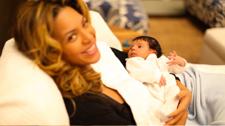 Illustration for article titled Are These the First Pictures of Blue Ivy Carter?